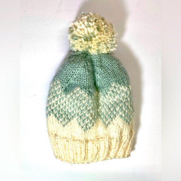 HANDMADE Chunky Fair Isle Beanie Hat, Warm Winter Weather Accessory Gift - Picture 3 of 9